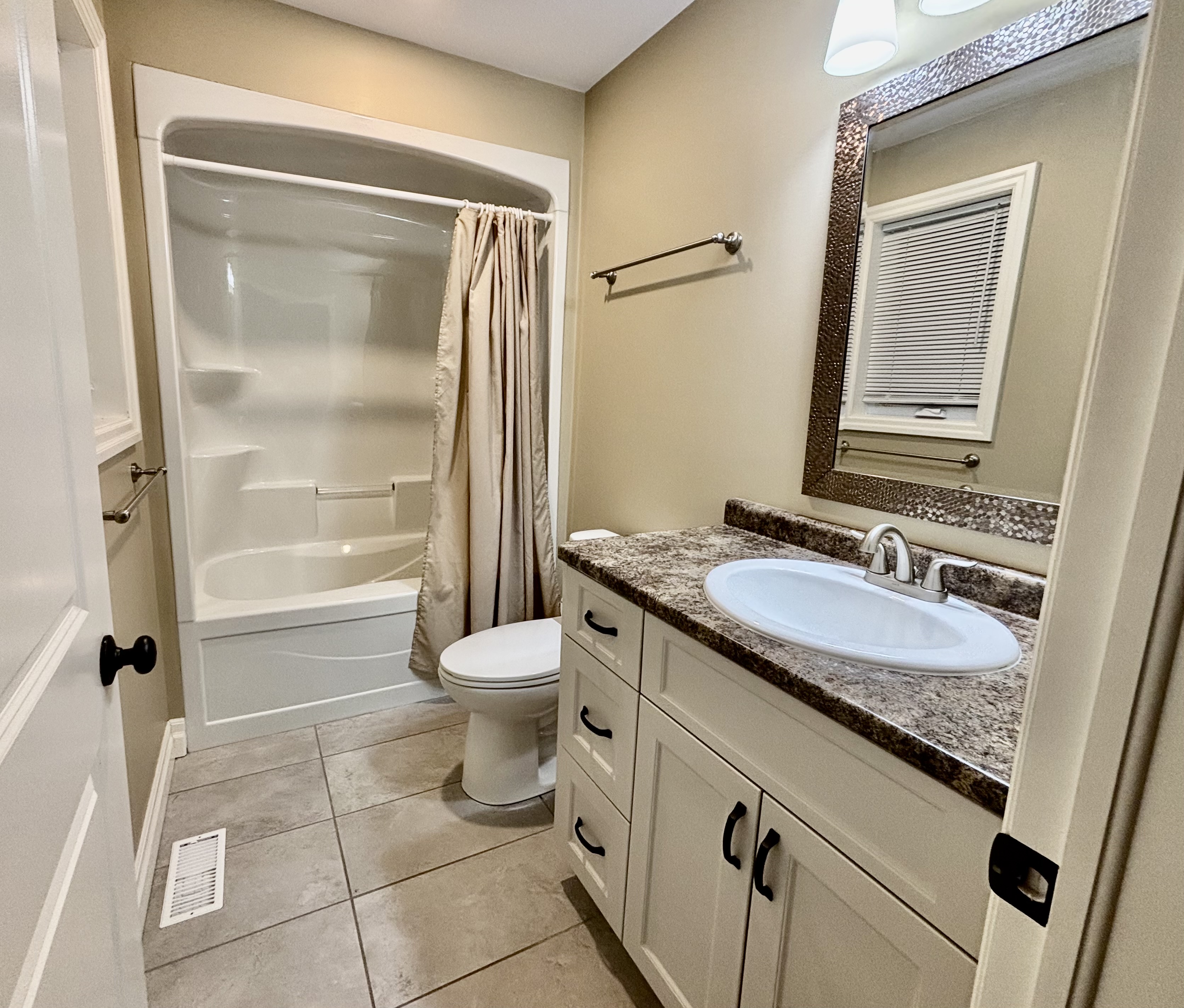 Coach House upstairs bathroom
