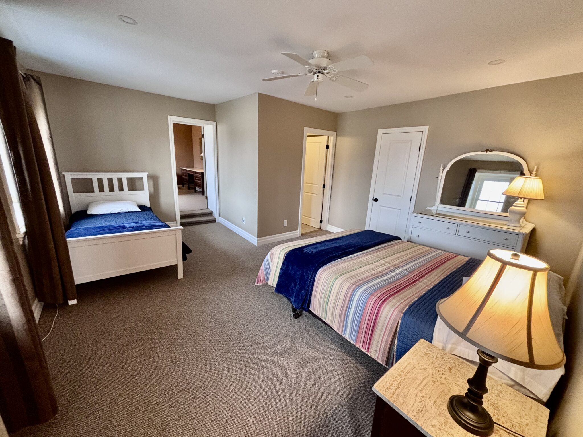 Bedroom with queen and twin